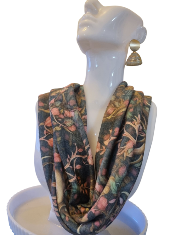 “Golden Muse” Baroque-Inspired Wrap 01