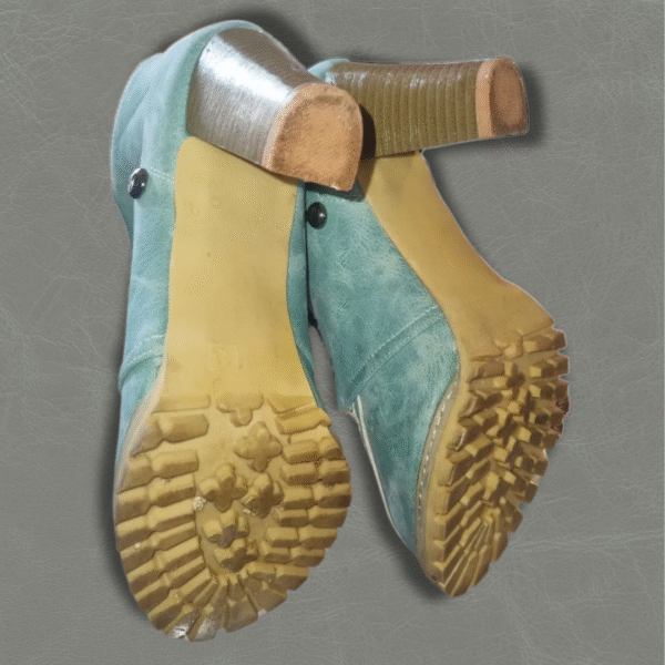 Topstitched Skyblue Boots – Size 5 | Rugged, Pre-Loved, Spotless