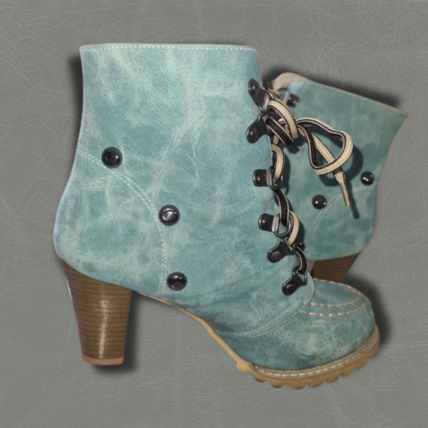 Topstitched Skyblue Boots – Size 5 | Rugged, Pre-Loved, Spotless